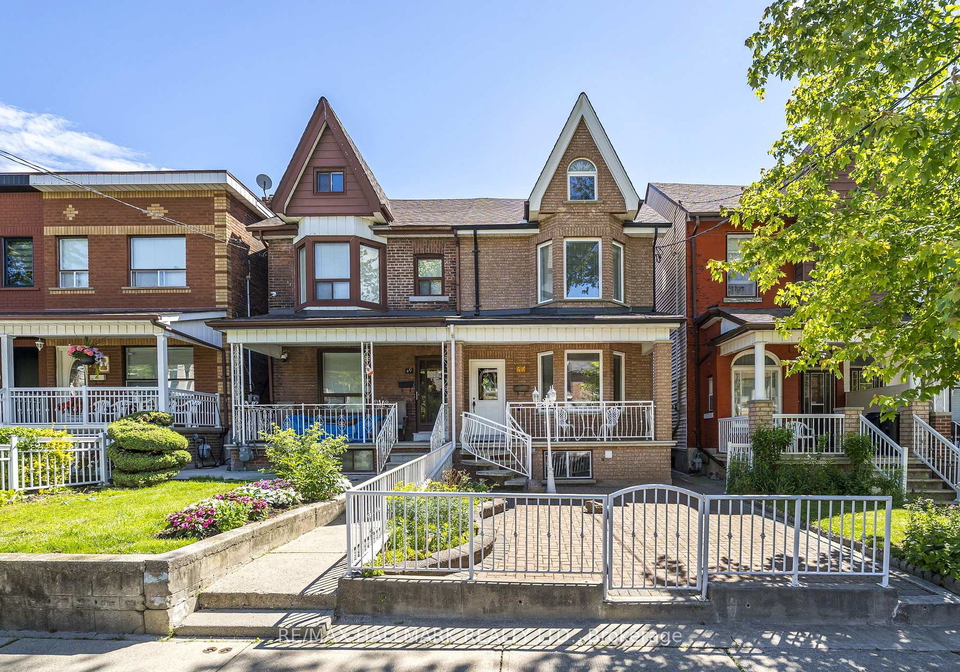 47-montrose-avenue-toronto-ontario-c13481592