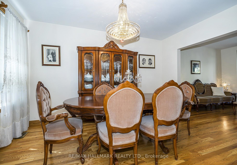 47-montrose-avenue-toronto-ontario-c13481592