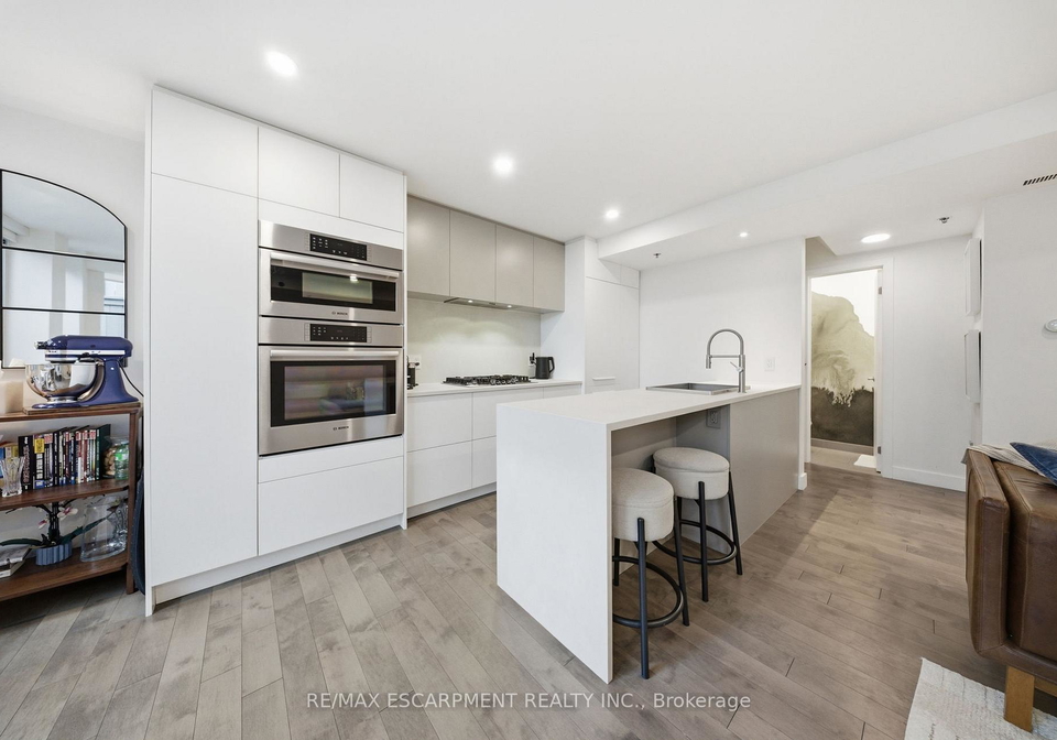 127-queen-street-e-toronto-ontario-c13481694