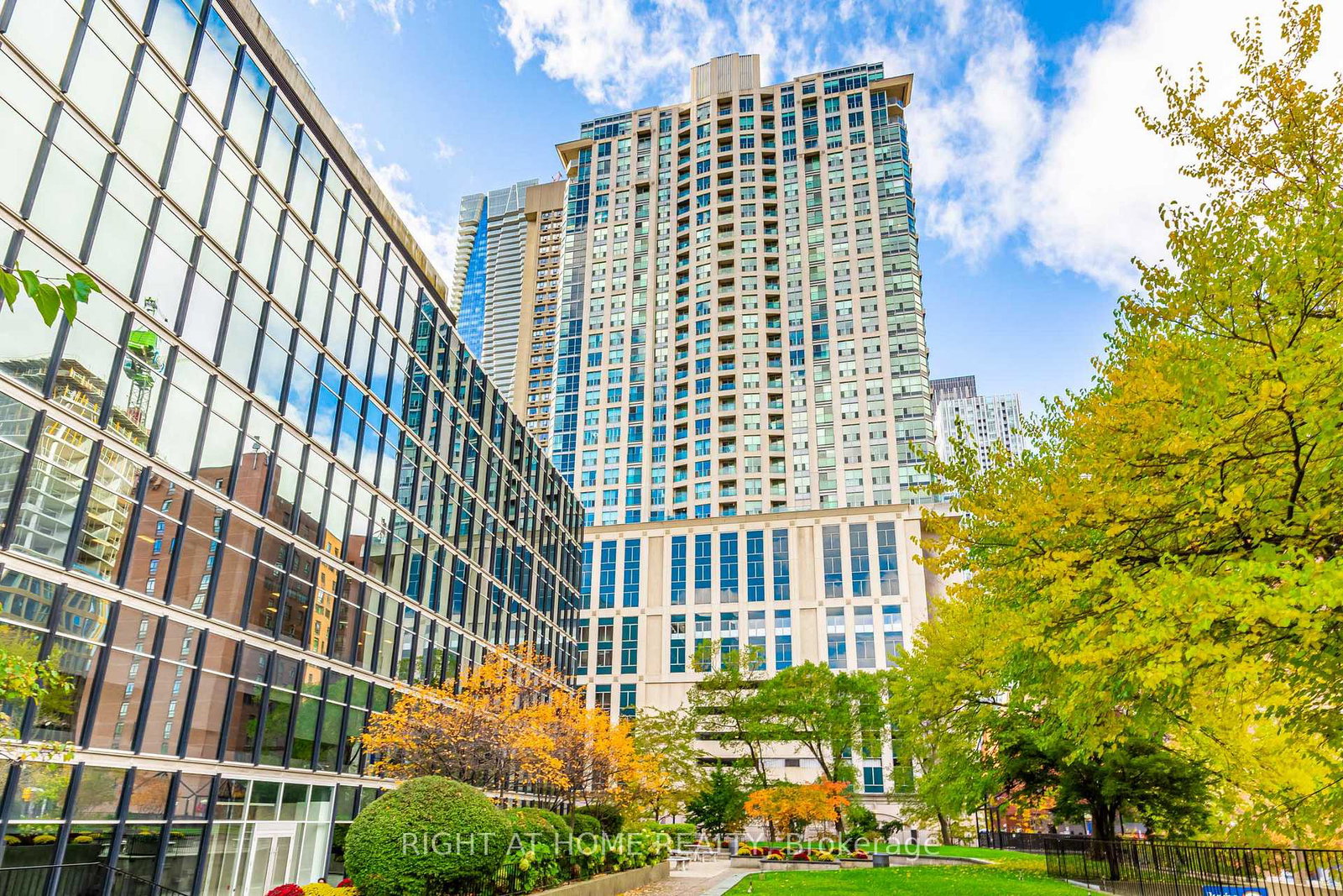 8-park-road-toronto-ontario-c13481856