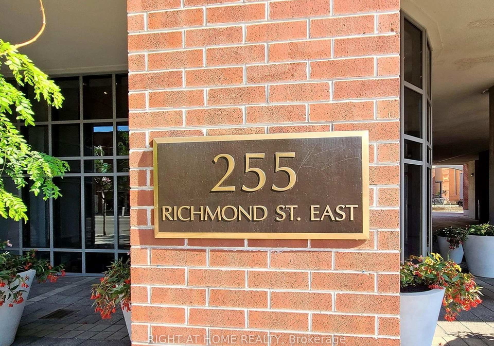 255-richmond-street-e-toronto-ontario-c13483370
