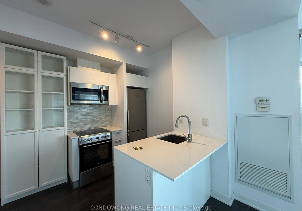42-charles-street-e-toronto-ontario-c13483650