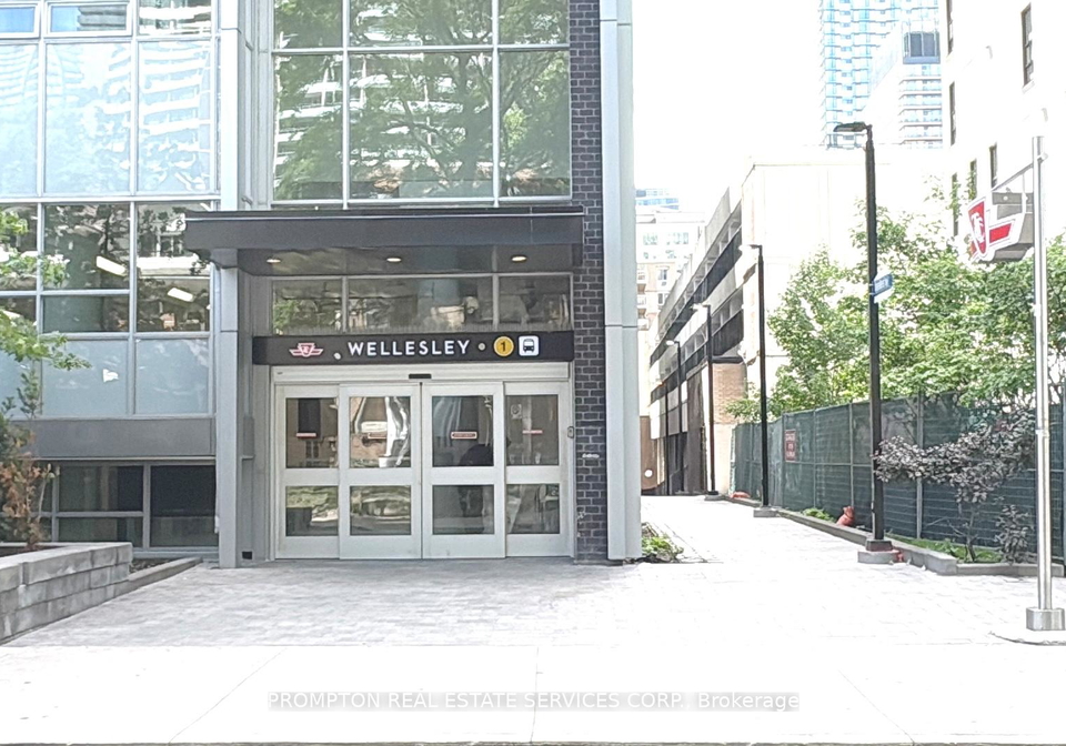 3-gloucester-street-toronto-ontario-c13484026