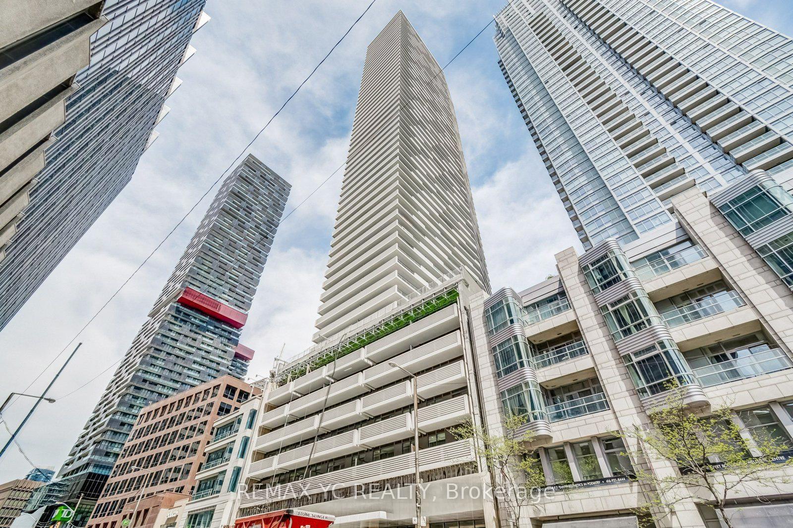 2221-yonge-street-toronto-ontario-c13484624