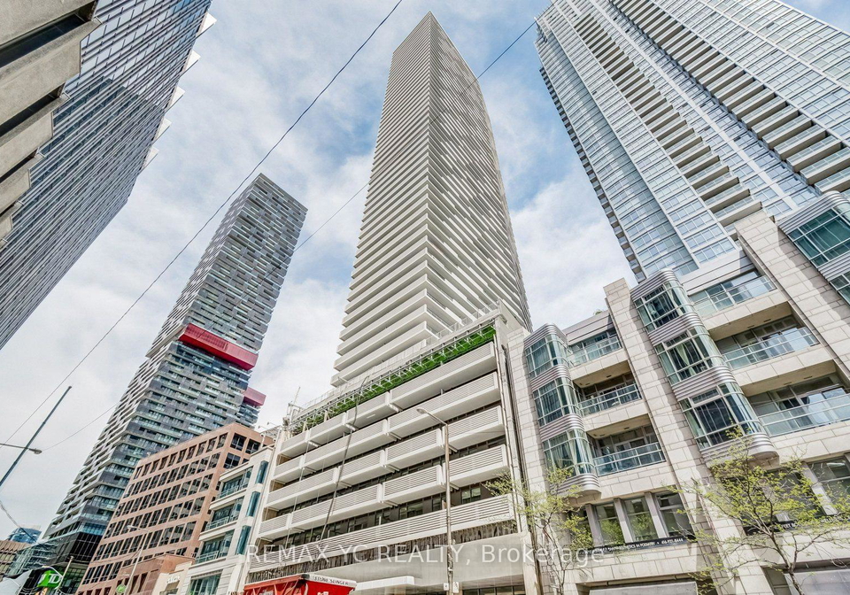 2221-yonge-street-toronto-ontario-c13484624