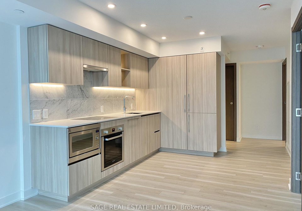 17-bathurst-street-toronto-ontario-c13485278