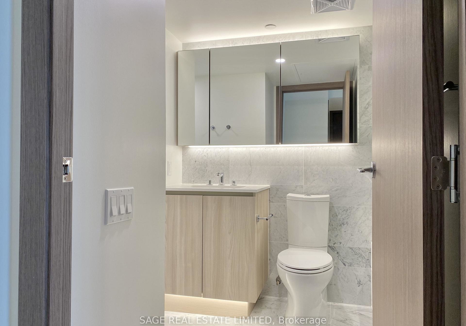 17-bathurst-street-toronto-ontario-c13485278