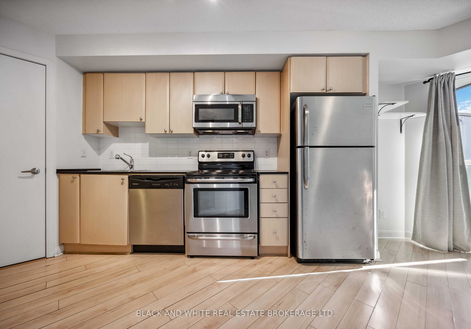 525-wilson-avenue-toronto-ontario-c13485584
