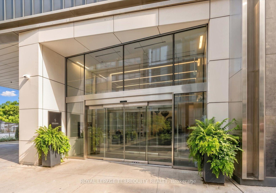 5-soudan-avenue-toronto-ontario-c13485720