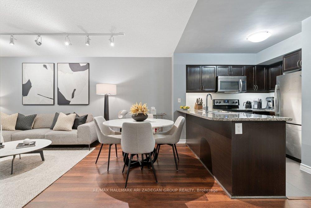 19-grand-trunk-crescent-toronto-ontario-c13485772