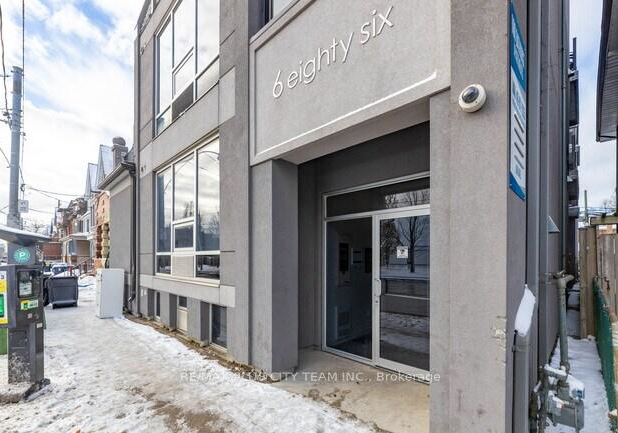 686-bathurst-street-toronto-ontario-c13485782