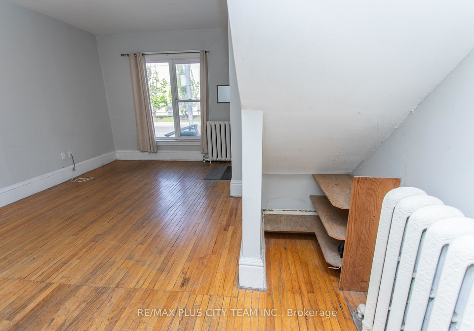 68bathurst-street-toronto-ontario-c13485804