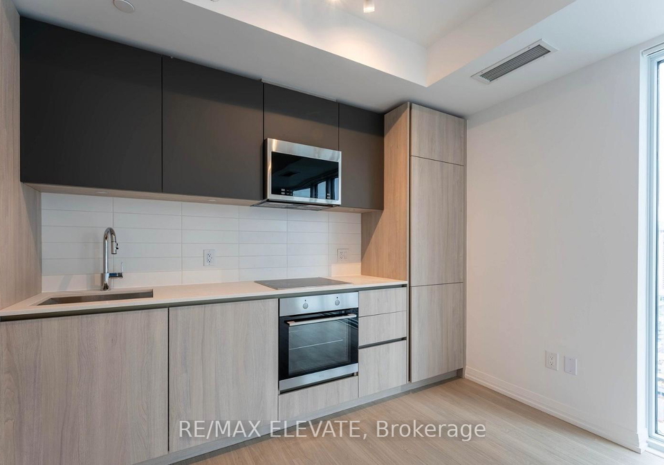 28-widmer-street-toronto-ontario-c13486132