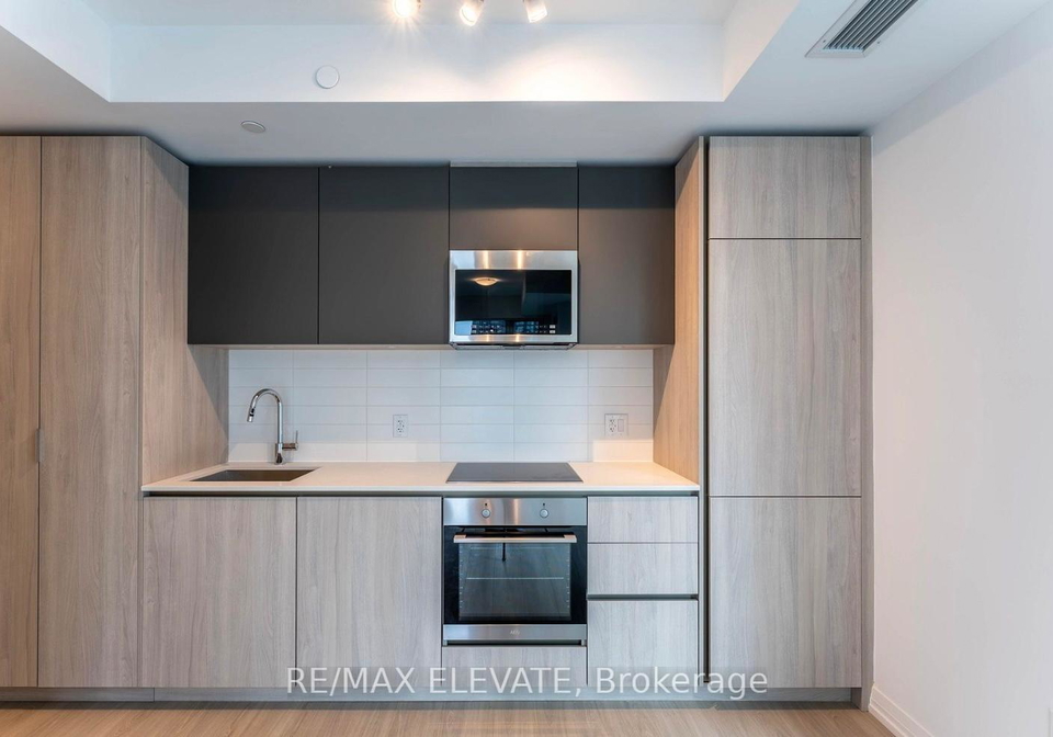 28-widmer-street-toronto-ontario-c13486132