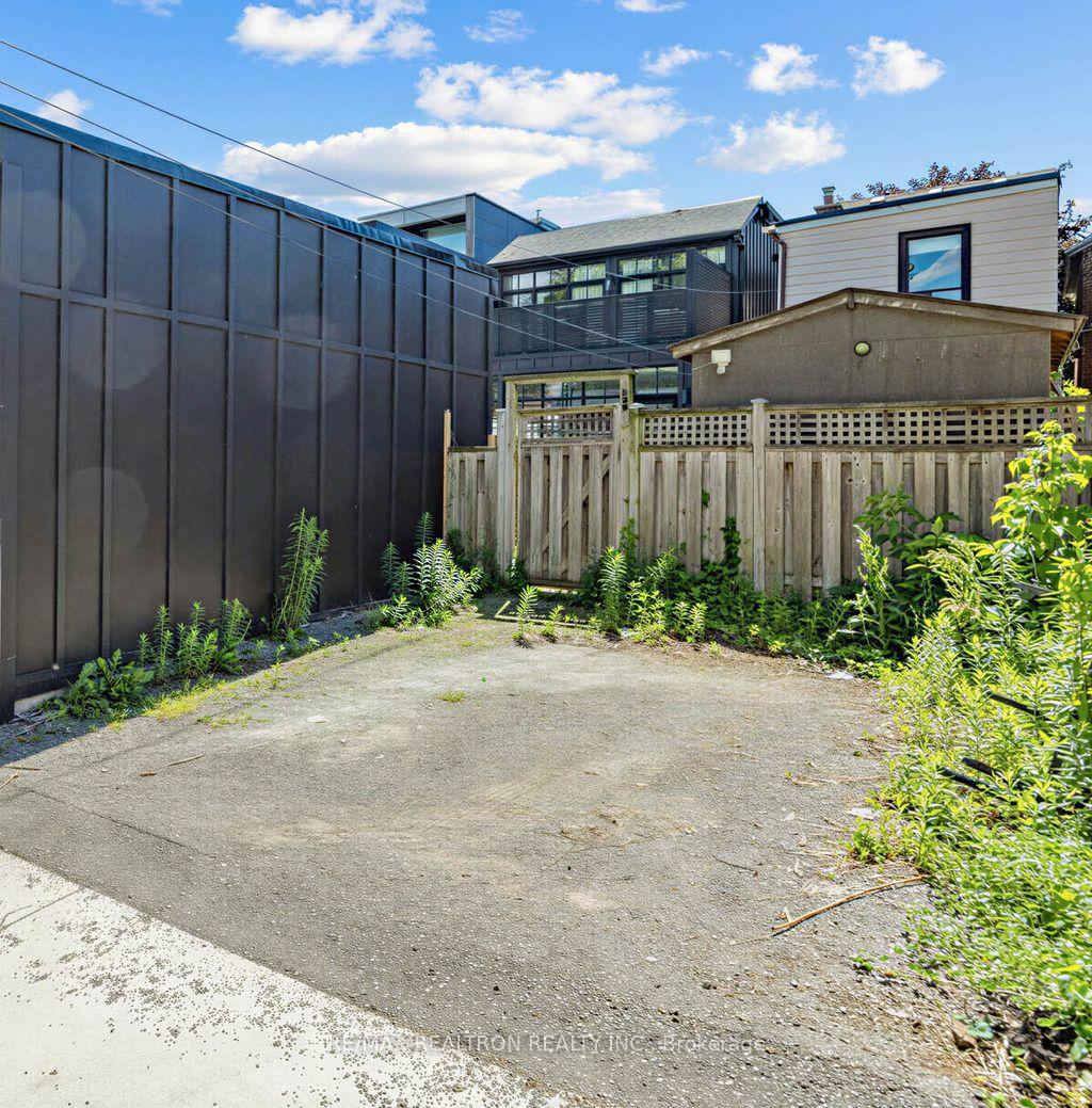 425-clinton-street-toronto-ontario-c13486296