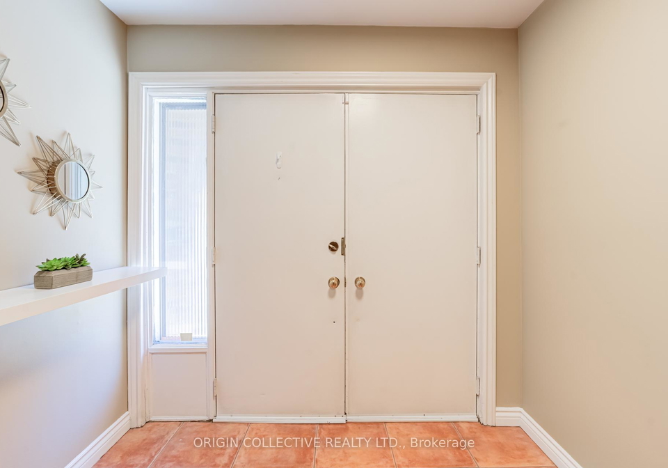 6-oaken-gateway-north-york-ontario-c13486344