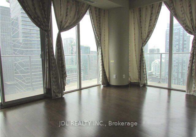 126-simcoe-street-toronto-ontario-c13486530