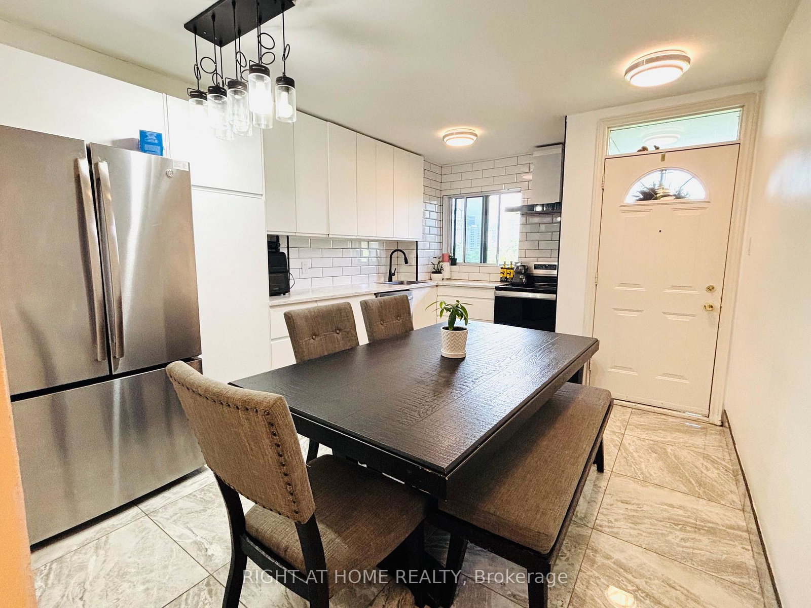 95-leeward-glenway-east-york-ontario-c13486554