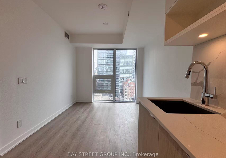 100-queen-street-e-toronto-ontario-c13486620