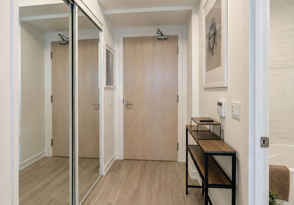 138-downes-street-toronto-ontario-c13487132
