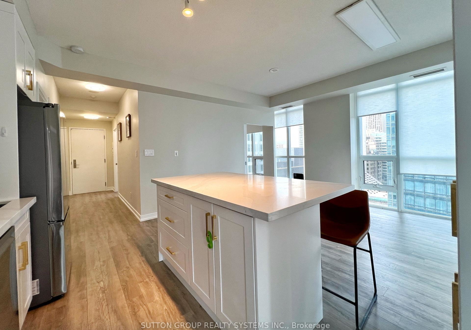 126-simcoe-street-toronto-toronto-ontario-c13487348