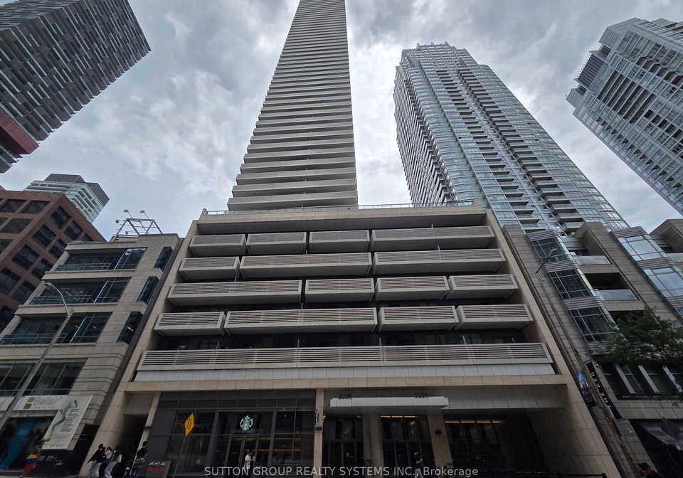 2221-yonge-street-toronto-toronto-ontario-c13487436