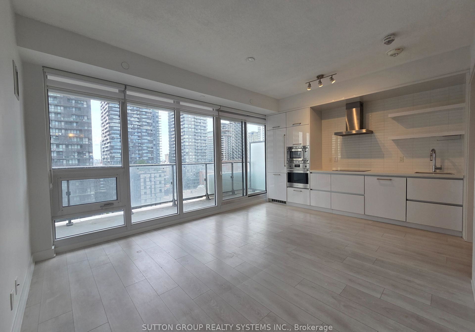 2221-yonge-street-toronto-toronto-ontario-c13487436