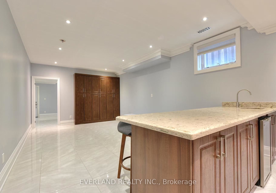369-hollywood-avenue-toronto-north-york-ontario-c13487862
