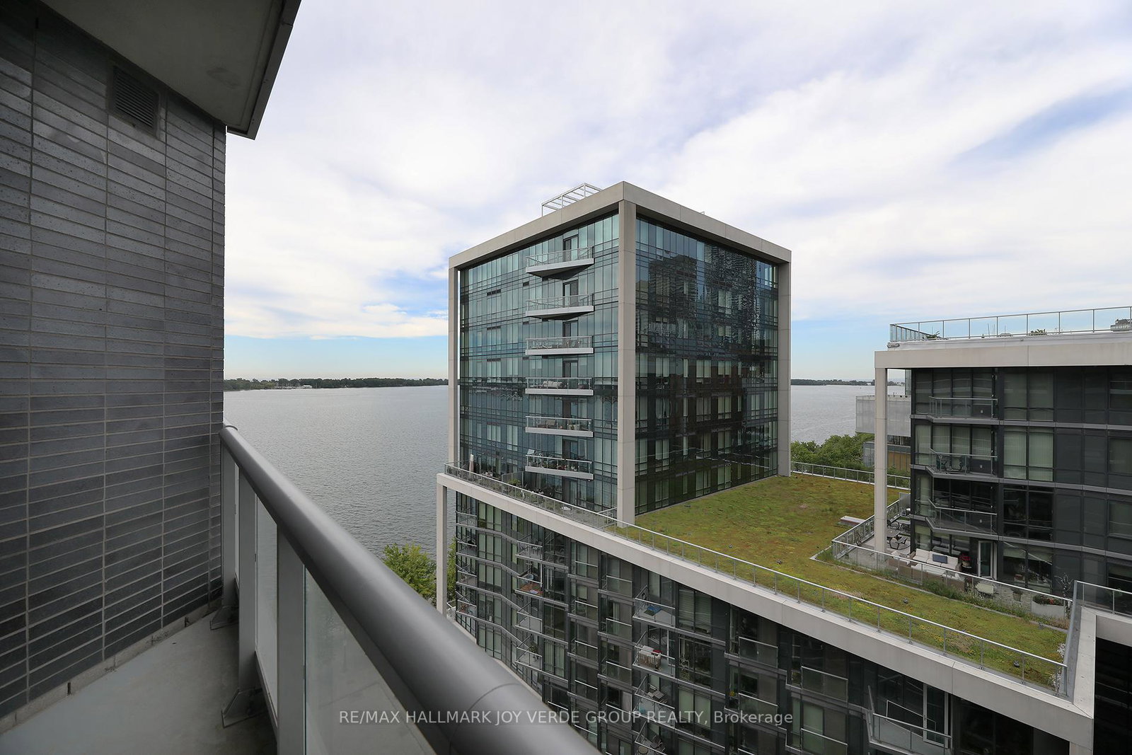 1-edgewater-drive-toronto-toronto-ontario-c13488866