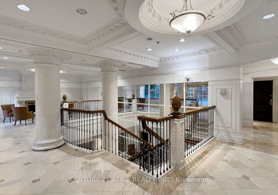 18-sommerset-way-toronto-north-york-ontario-c13488990