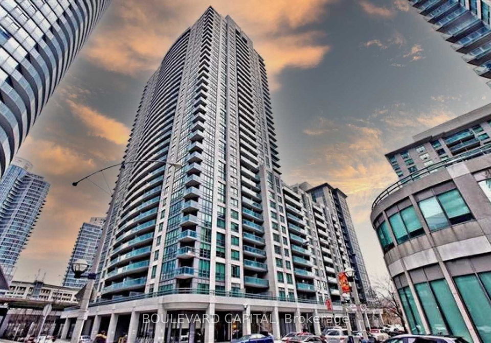 19-grand-trunk-crescent-toronto-toronto-ontario-c13489396