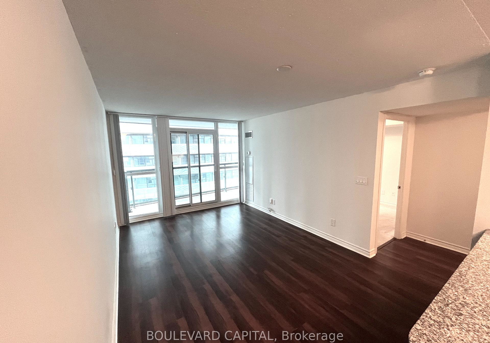 19-grand-trunk-crescent-toronto-toronto-ontario-c13489396