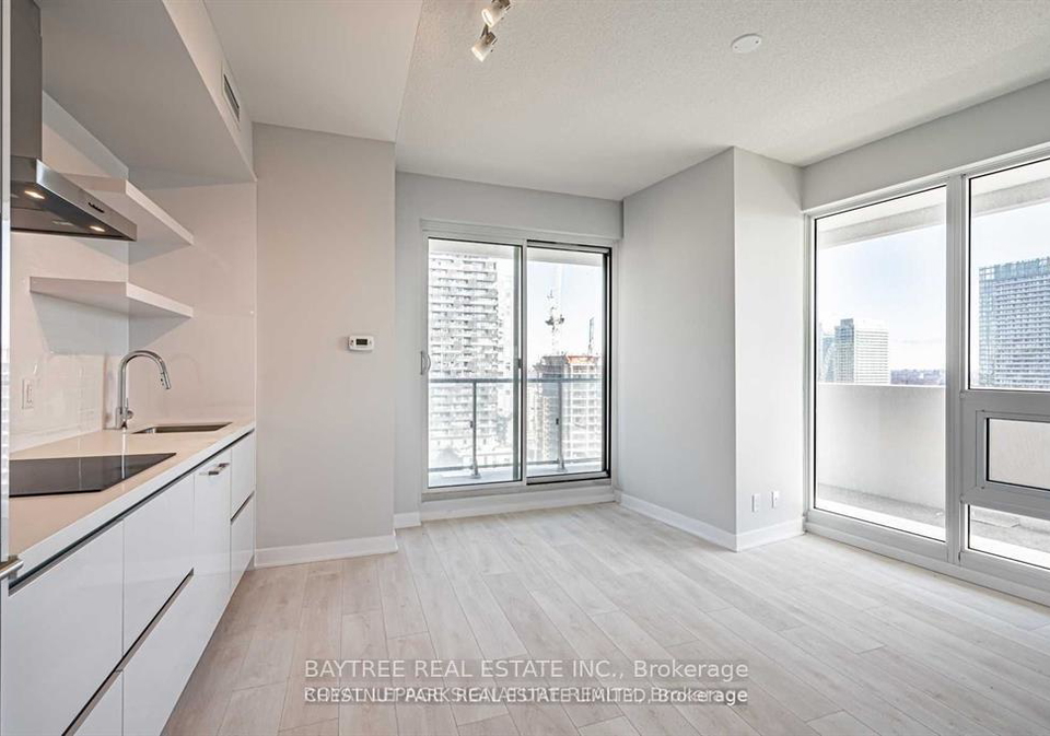 2221-yonge-street-toronto-toronto-ontario-c13489666