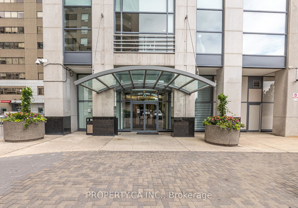 8-hillcrest-avenue-toronto-north-york-ontario-c13490100