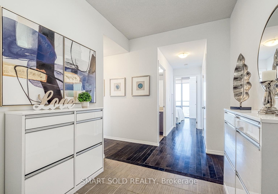 832-bay-street-toronto-toronto-ontario-c13490754
