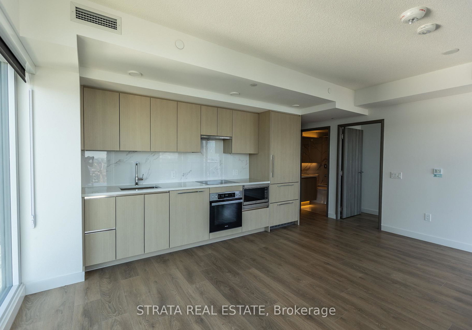 3-concord-cityplace-way-toronto-toronto-ontario-c13490834