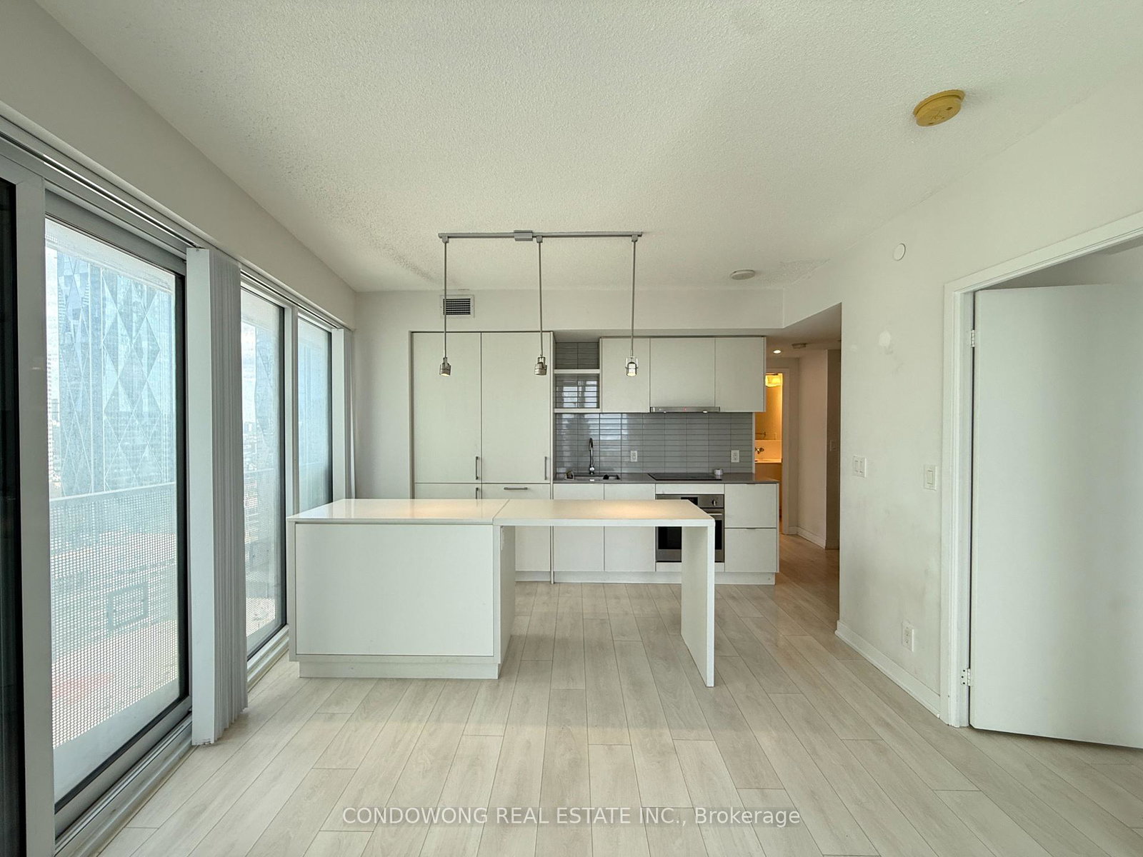 100-harbour-street-toronto-toronto-ontario-c13491496