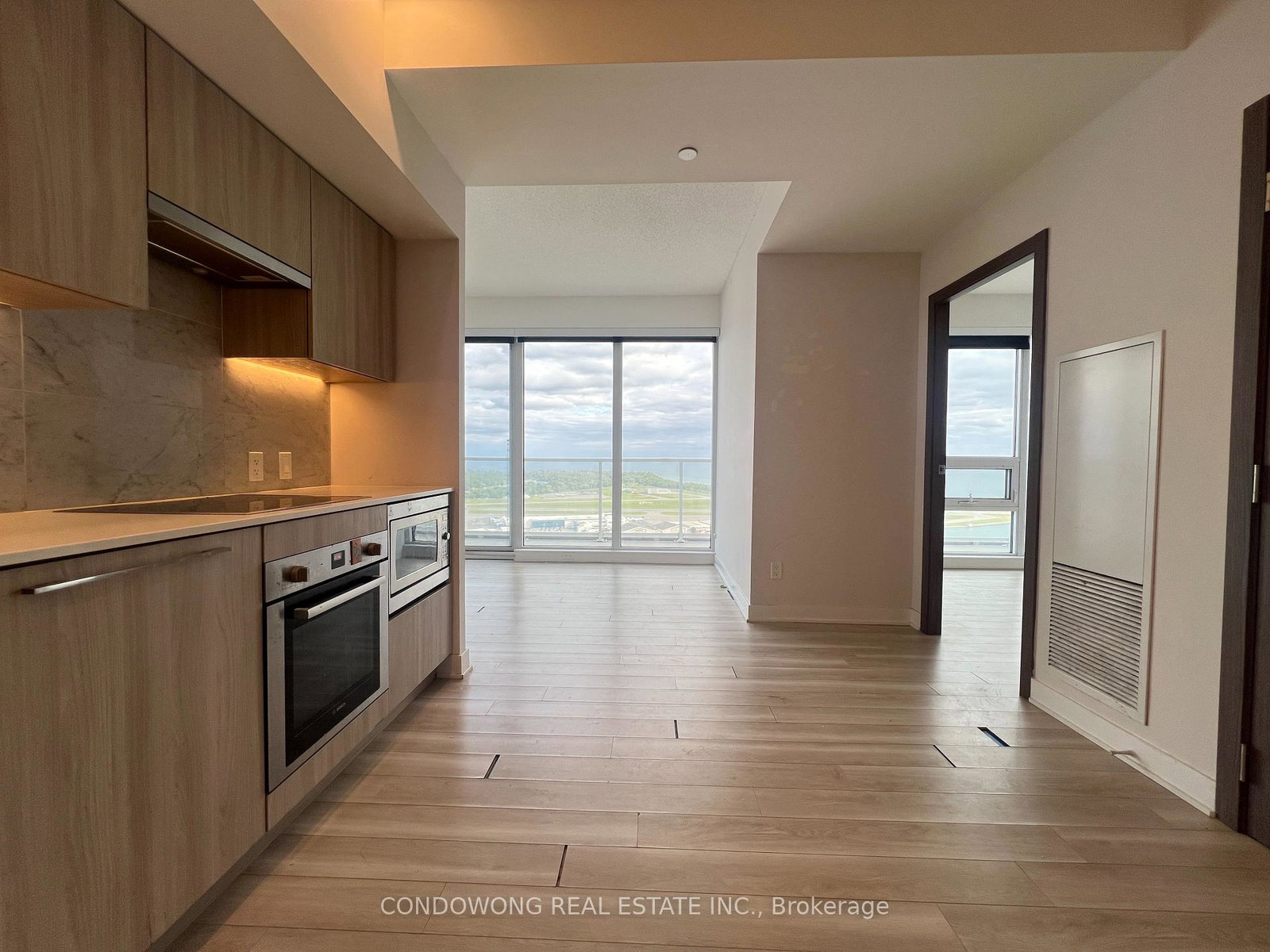 19-bathurst-street-toronto-toronto-ontario-c13491570