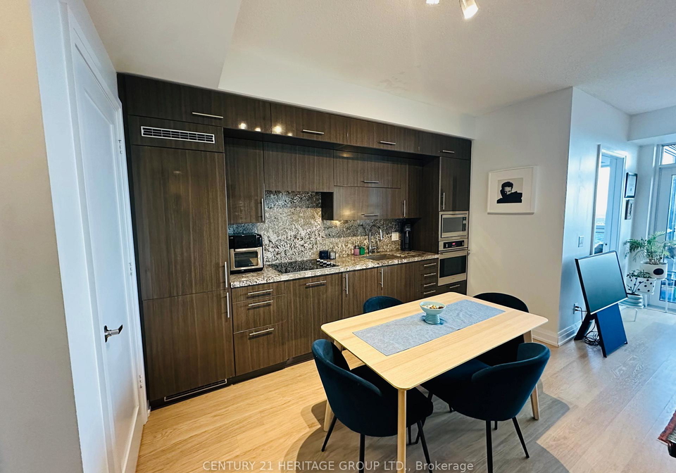 5-sheppard-avenue-toronto-north-york-ontario-c13491622