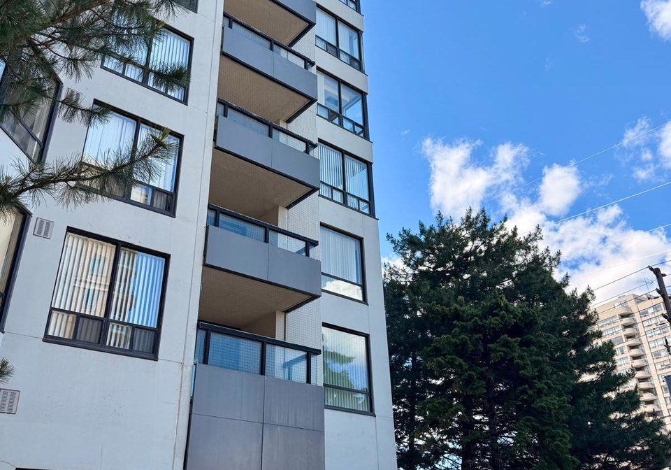 7-bishop-avenue-toronto-north-york-ontario-c13491874