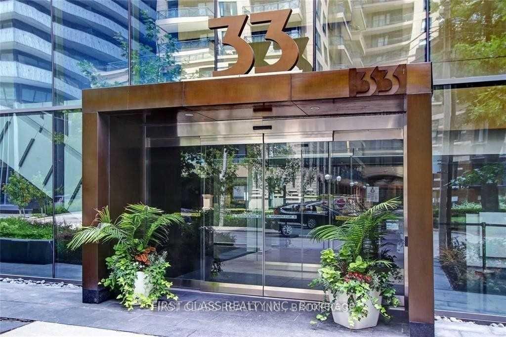 33-charles-street-e-toronto-toronto-ontario-c13492100
