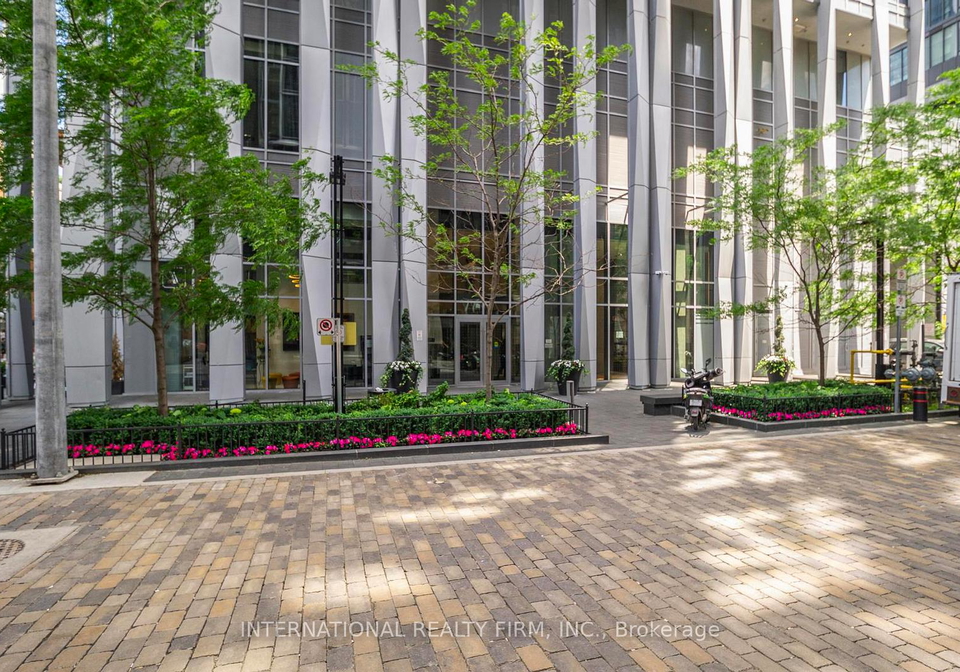 1-yorkville-avenue-toronto-toronto-ontario-c13492164