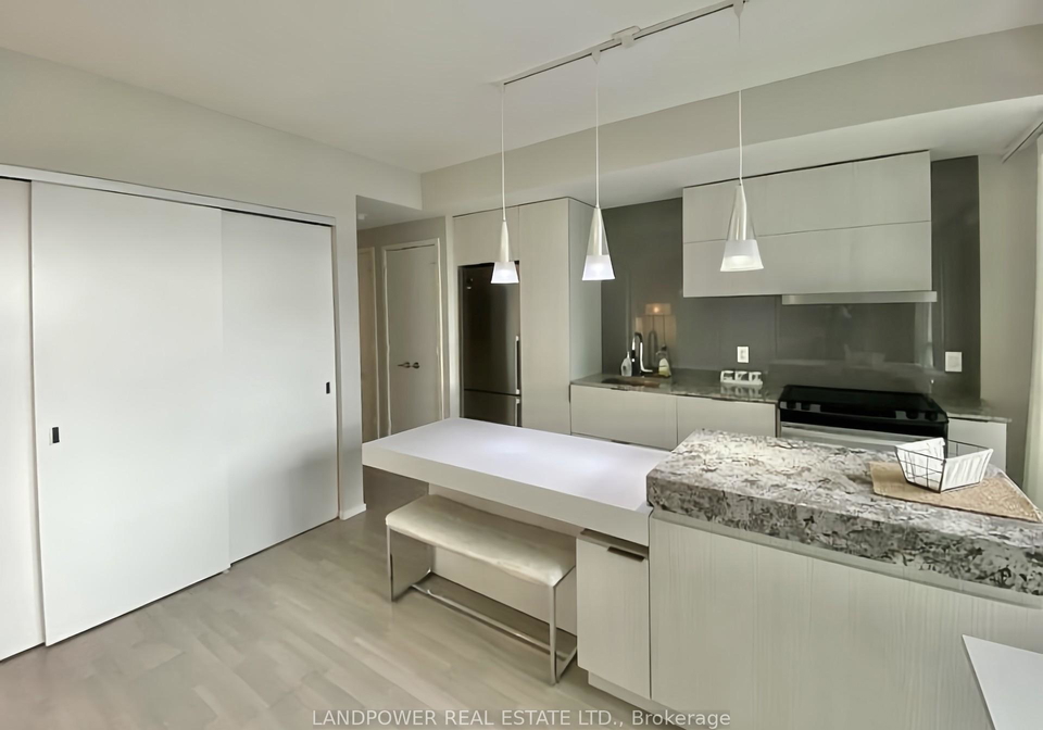 101-charles-street-e-toronto-toronto-ontario-c13492186