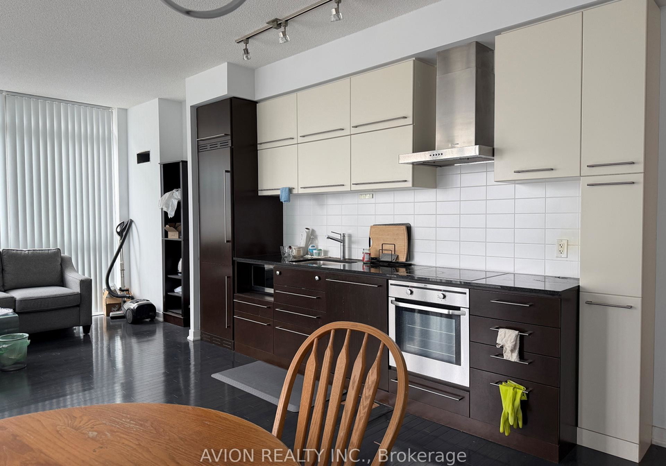 770-bay-street-toronto-toronto-ontario-c13492320