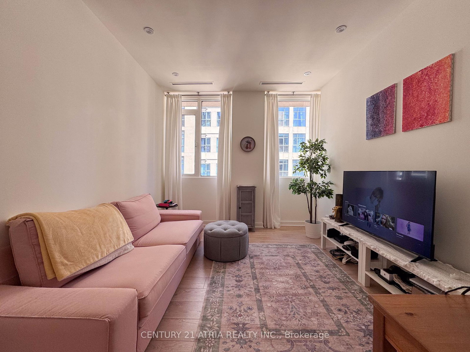 555-yonge-street-toronto-toronto-ontario-c13493454