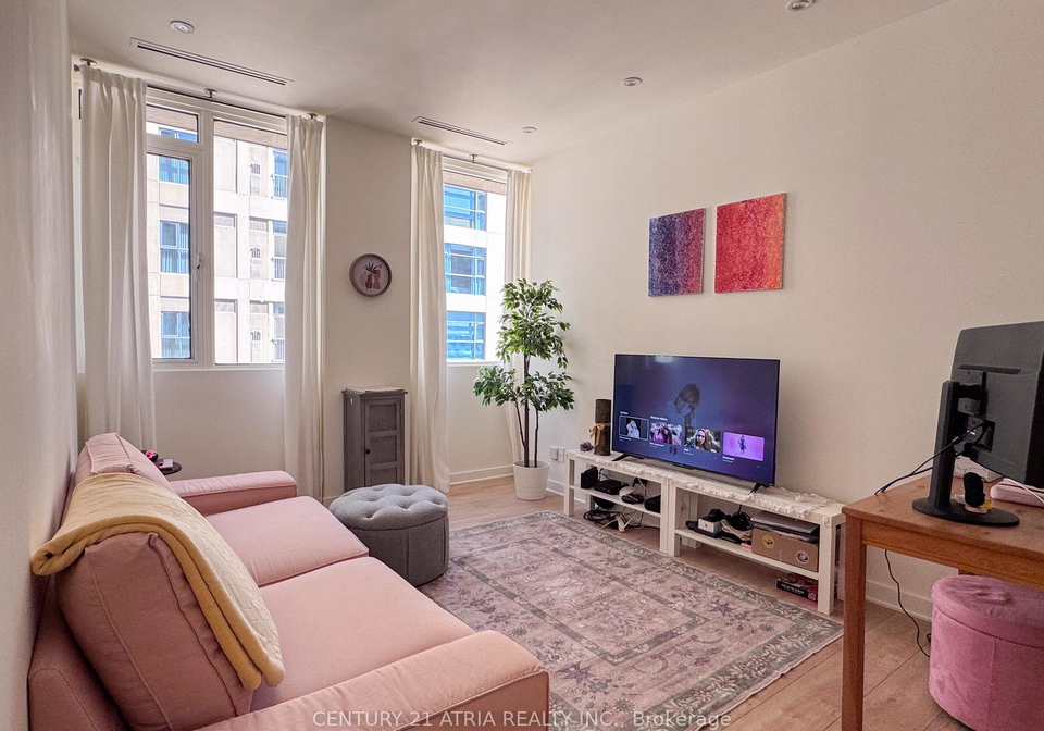 555-yonge-street-toronto-toronto-ontario-c13493454