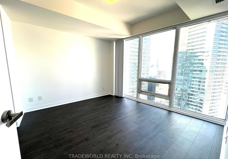 100-harbour-street-toronto-toronto-ontario-c13494158