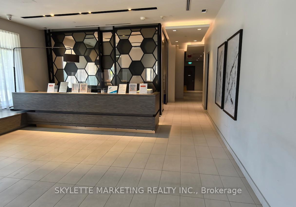 128-fairview-mall-drive-n-toronto-north-york-ontario-c13494442