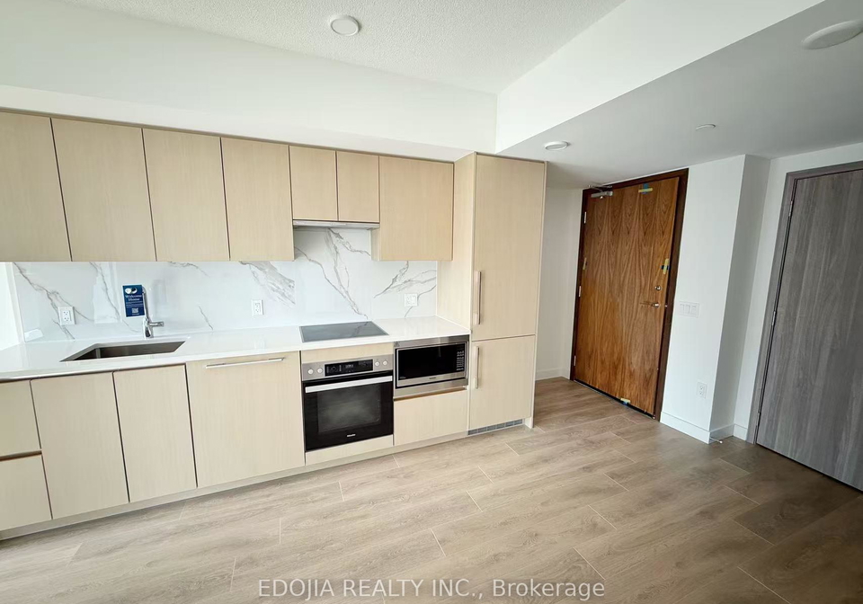 3-concord-cityplace-way-toronto-toronto-ontario-c13494476