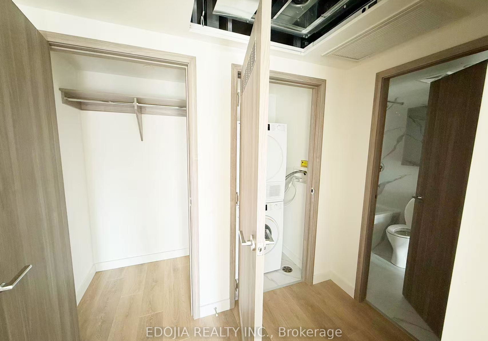 3-concord-cityplace-way-toronto-toronto-ontario-c13494476